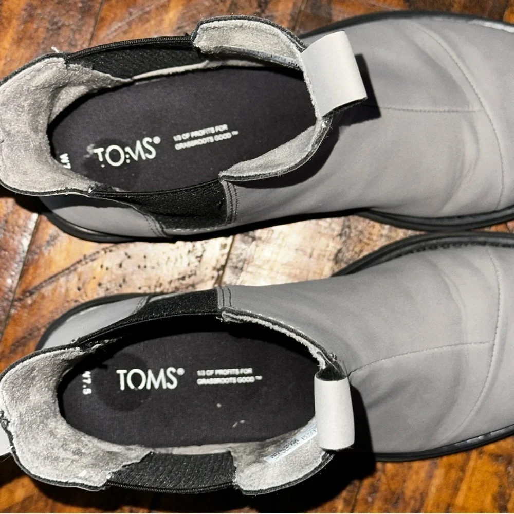 UEC TOMS Women's Skylar Chelsea boots Sz 7.5